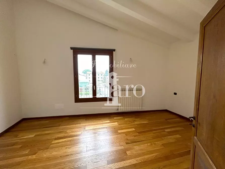 Immagine 3 di Appartamento in vendita  a Signa