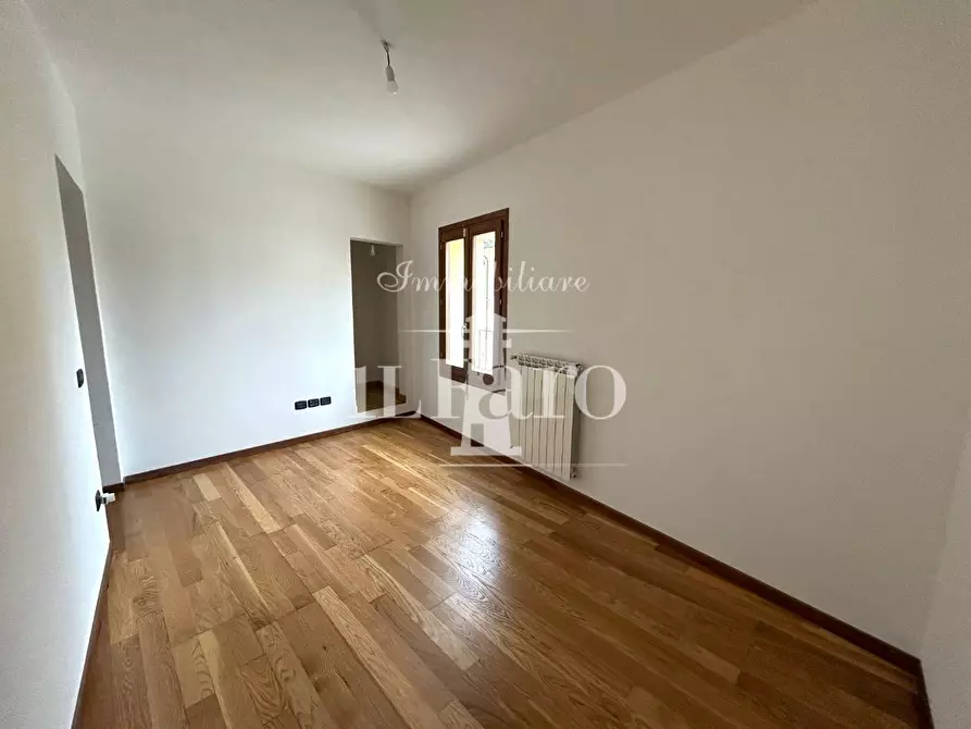 Immagine 13 di Appartamento in vendita  a Signa