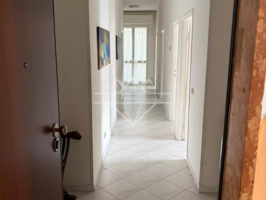 Immagine 5 di Appartamento in affitto  a Carrara