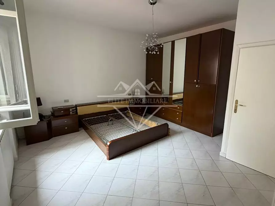 Immagine 10 di Appartamento in affitto  a Carrara