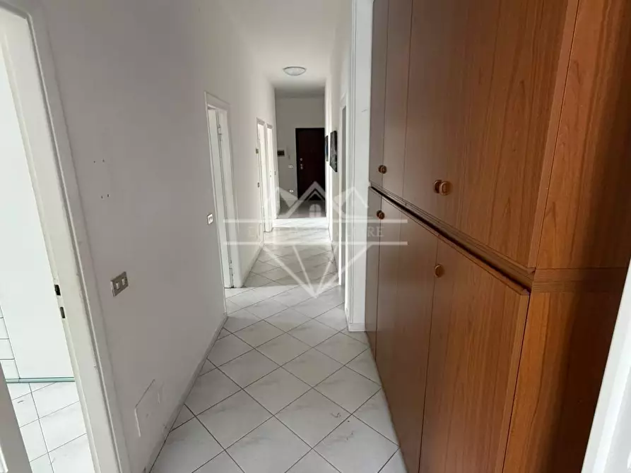 Immagine 8 di Appartamento in affitto  a Carrara