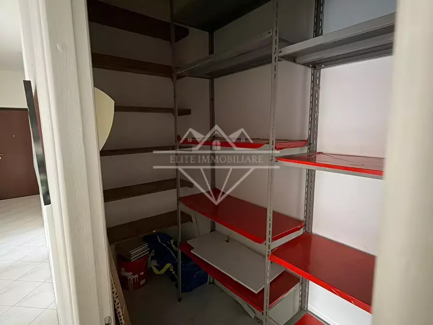 Immagine 7 di Appartamento in affitto  a Carrara