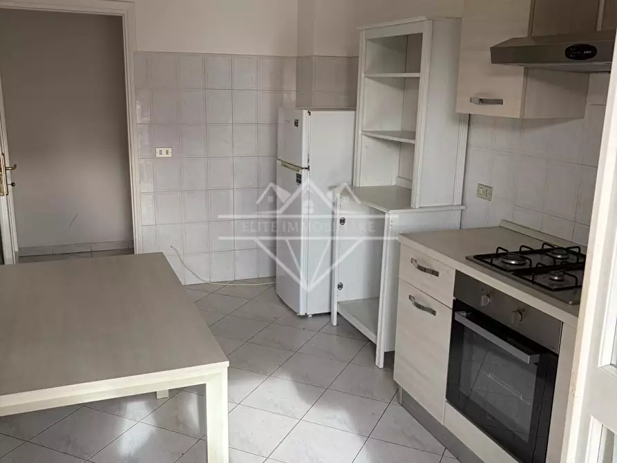 Immagine 4 di Appartamento in affitto  a Carrara