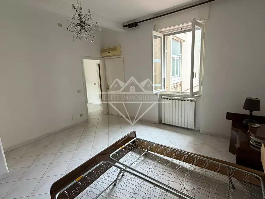 Immagine 9 di Appartamento in affitto  a Carrara