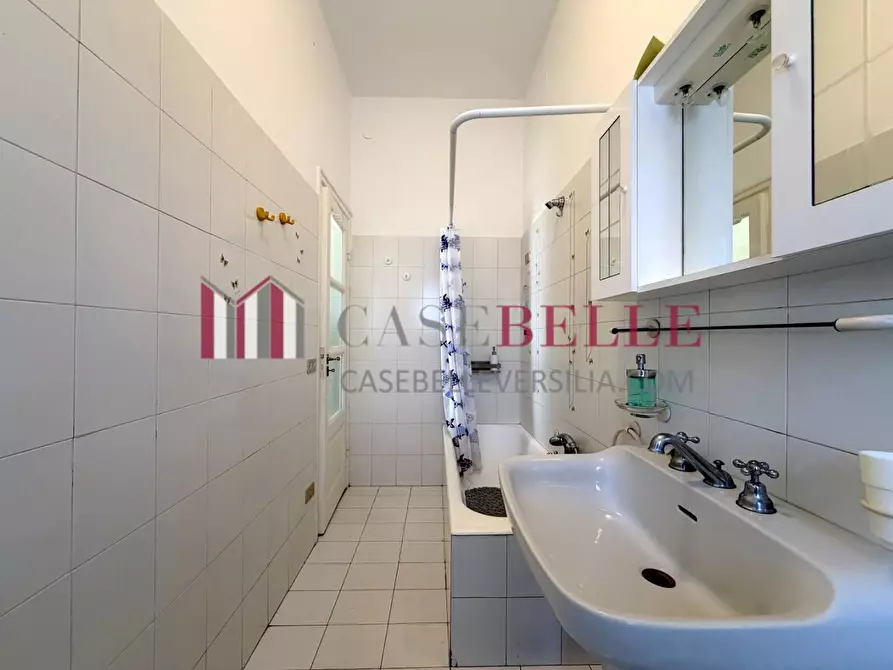 Immagine 28 di Appartamento in vendita  a Massa