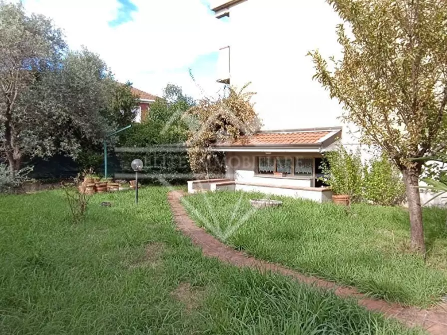 Immagine 12 di Casa semindipendente in vendita  a Carrara