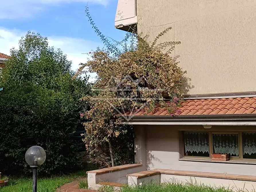 Immagine 11 di Casa semindipendente in vendita  a Carrara