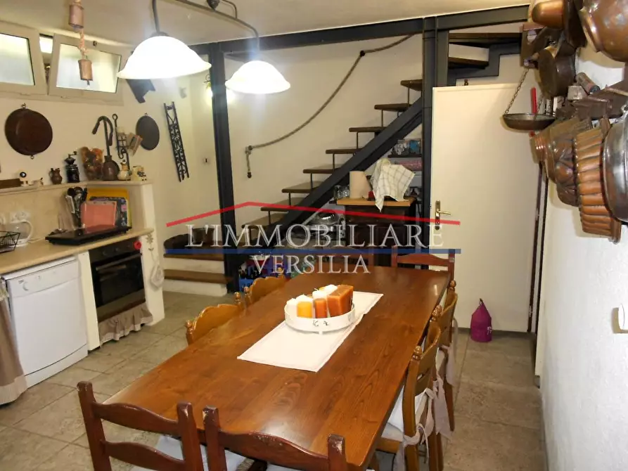 Immagine 80 di Villetta a schiera in vendita  a Pietrasanta