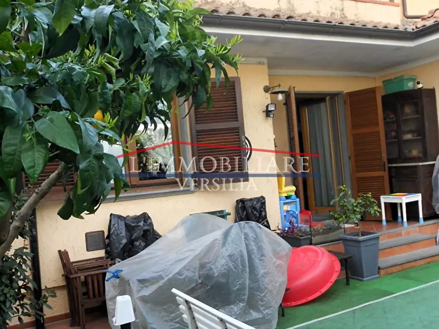 Immagine 73 di Villetta a schiera in vendita  a Pietrasanta