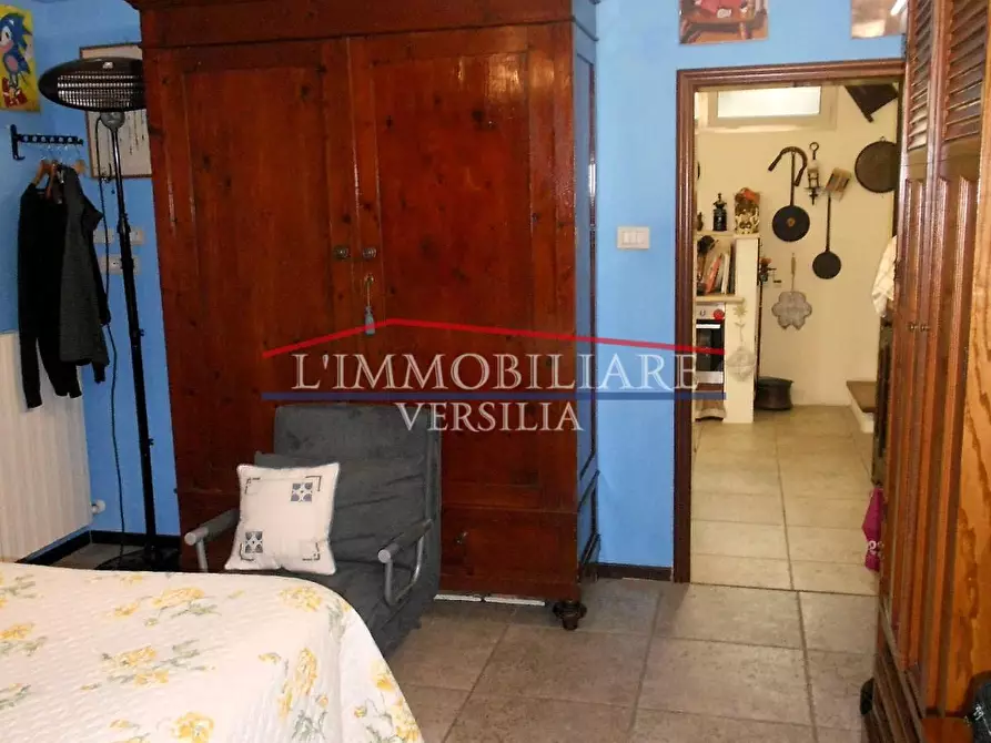 Immagine 86 di Villetta a schiera in vendita  a Pietrasanta