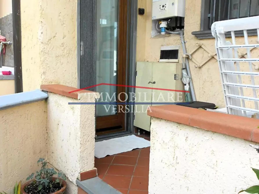 Immagine 72 di Villetta a schiera in vendita  a Pietrasanta