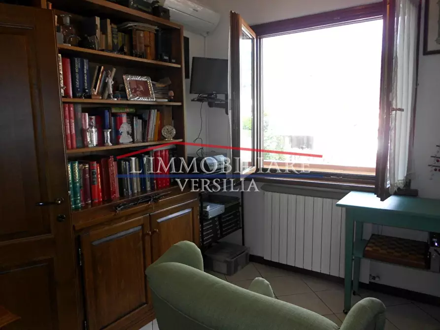 Immagine 54 di Villetta a schiera in vendita  a Pietrasanta