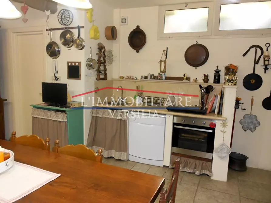 Immagine 77 di Villetta a schiera in vendita  a Pietrasanta