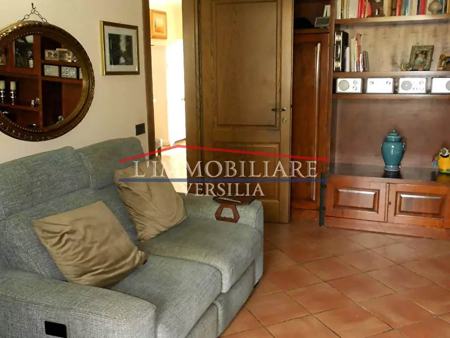 Immagine 19 di Villetta a schiera in vendita  a Pietrasanta