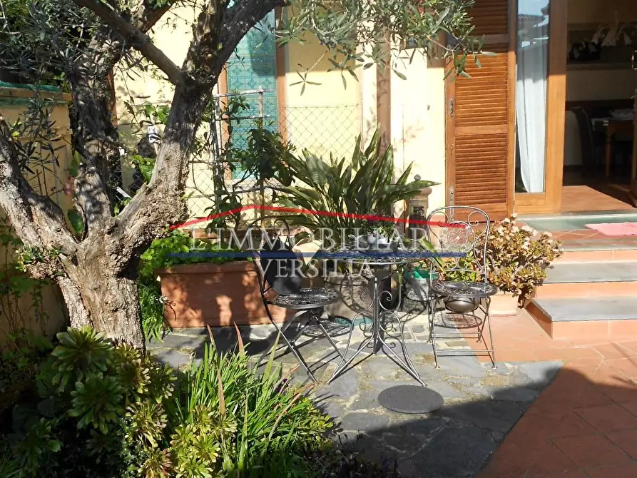 Immagine 5 di Villetta a schiera in vendita  a Pietrasanta