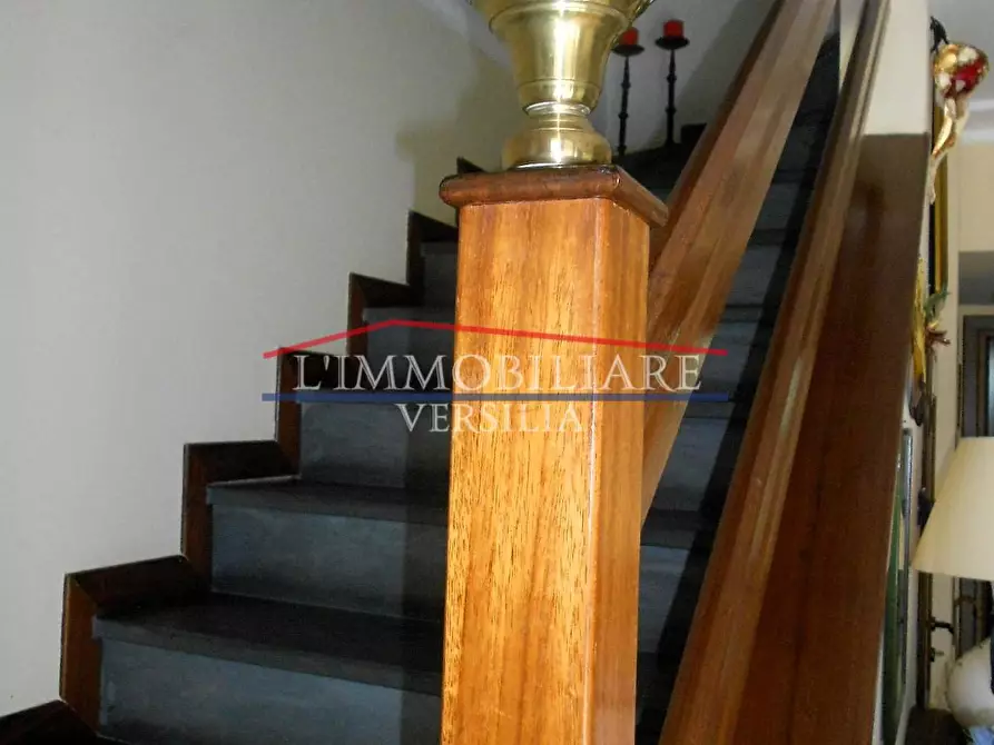 Immagine 32 di Villetta a schiera in vendita  a Pietrasanta