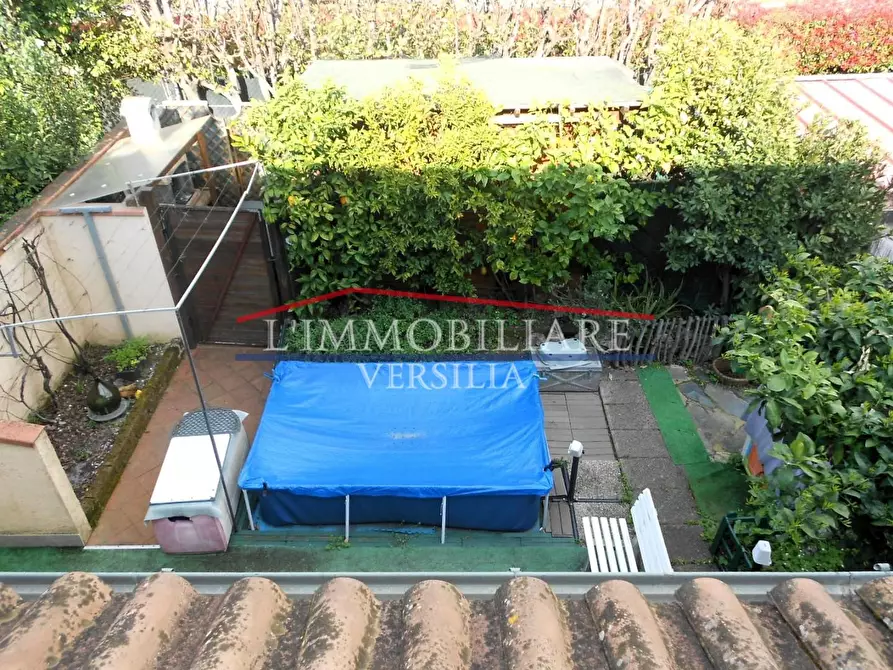 Immagine 28 di Villetta a schiera in vendita  a Pietrasanta