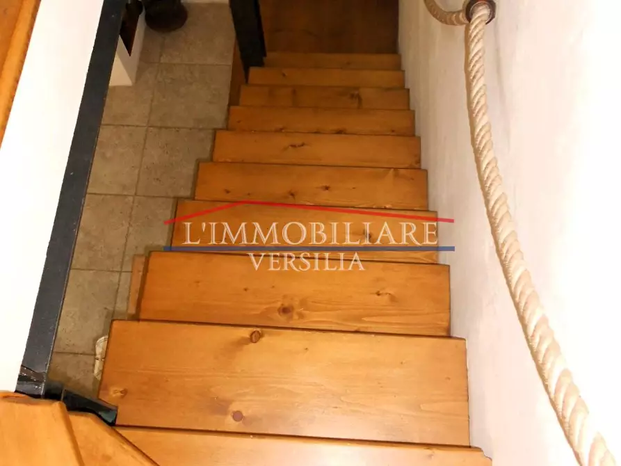 Immagine 75 di Villetta a schiera in vendita  a Pietrasanta