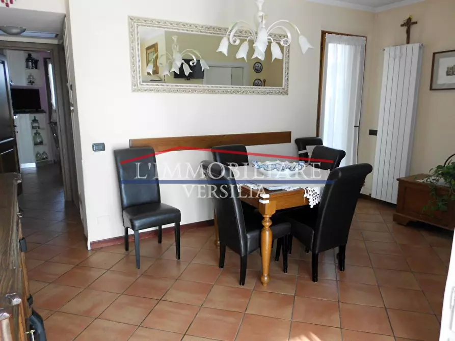 Immagine 11 di Villetta a schiera in vendita  a Pietrasanta