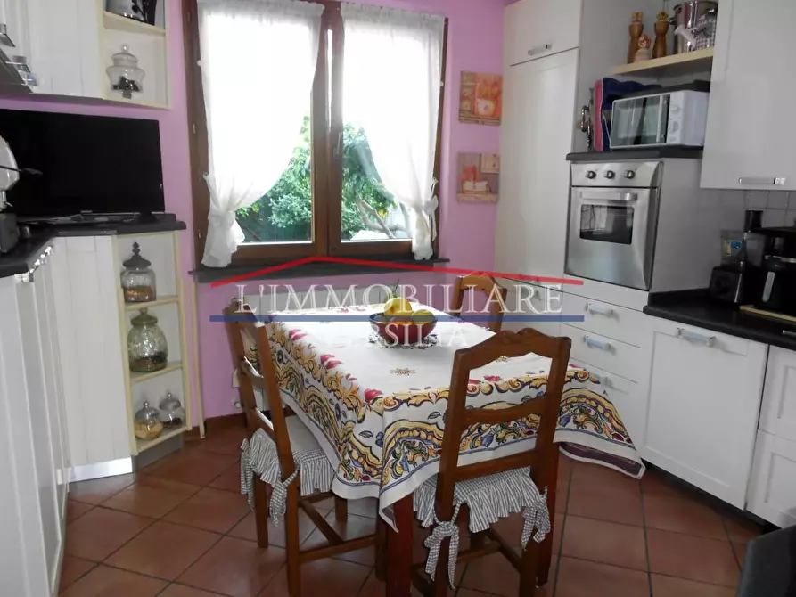 Immagine 15 di Villetta a schiera in vendita  a Pietrasanta