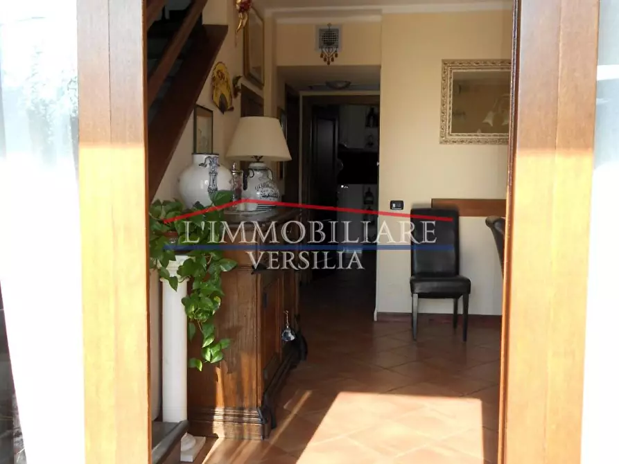 Immagine 9 di Villetta a schiera in vendita  a Pietrasanta