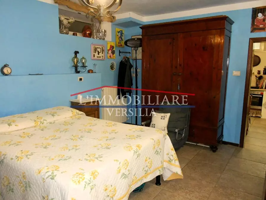 Immagine 85 di Villetta a schiera in vendita  a Pietrasanta