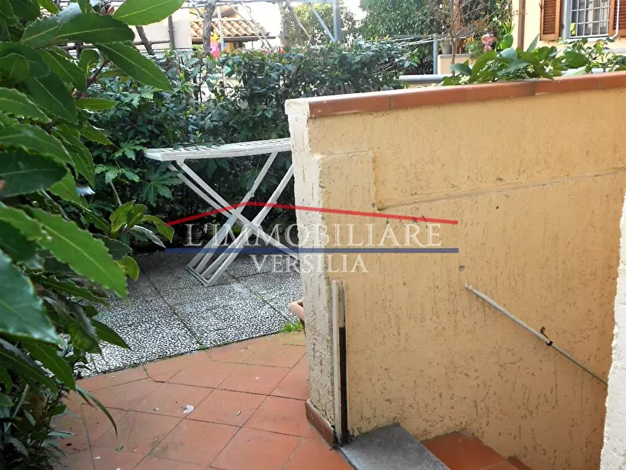 Immagine 67 di Villetta a schiera in vendita  a Pietrasanta