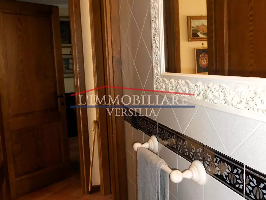 Immagine 30 di Villetta a schiera in vendita  a Pietrasanta