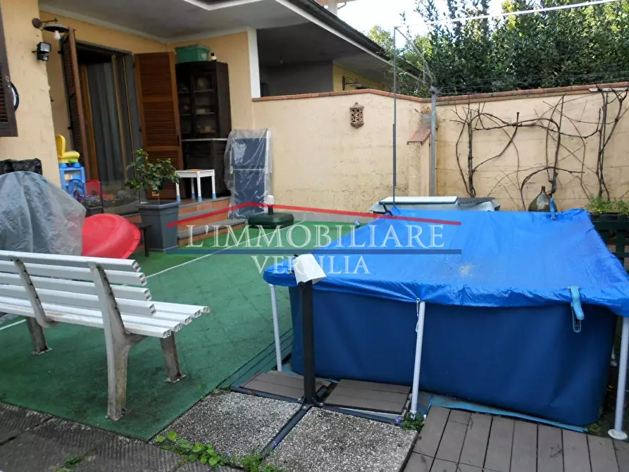 Immagine 24 di Villetta a schiera in vendita  a Pietrasanta