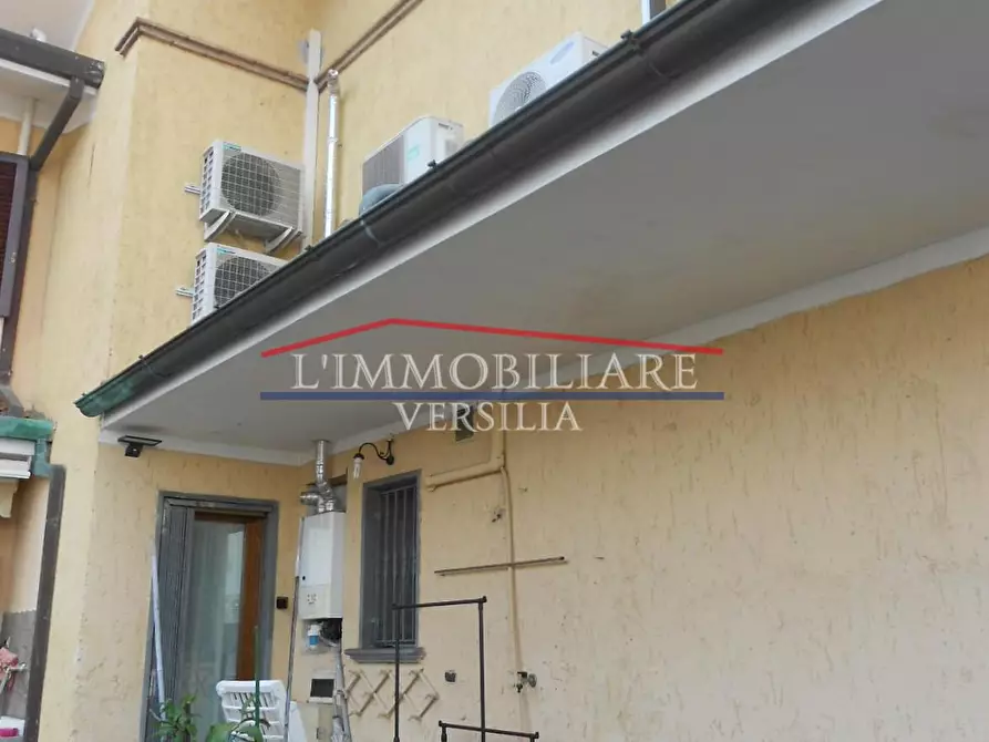 Immagine 71 di Villetta a schiera in vendita  a Pietrasanta