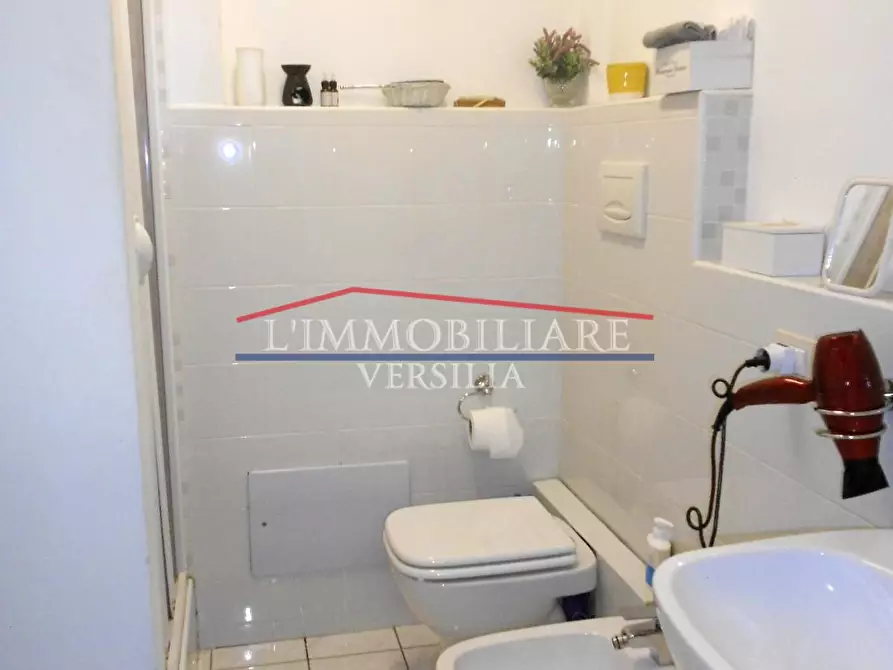 Immagine 82 di Villetta a schiera in vendita  a Pietrasanta