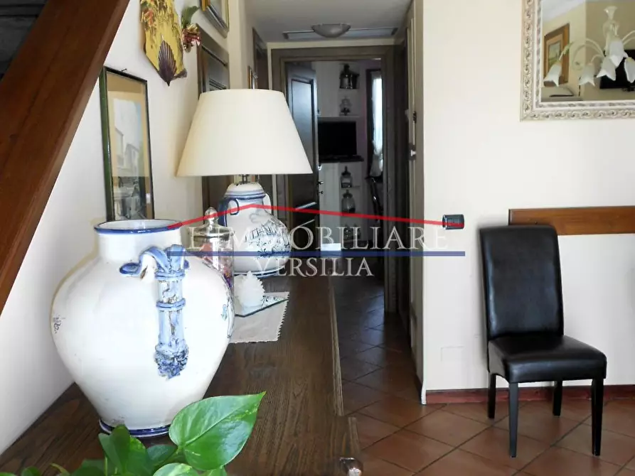 Immagine 10 di Villetta a schiera in vendita  a Pietrasanta