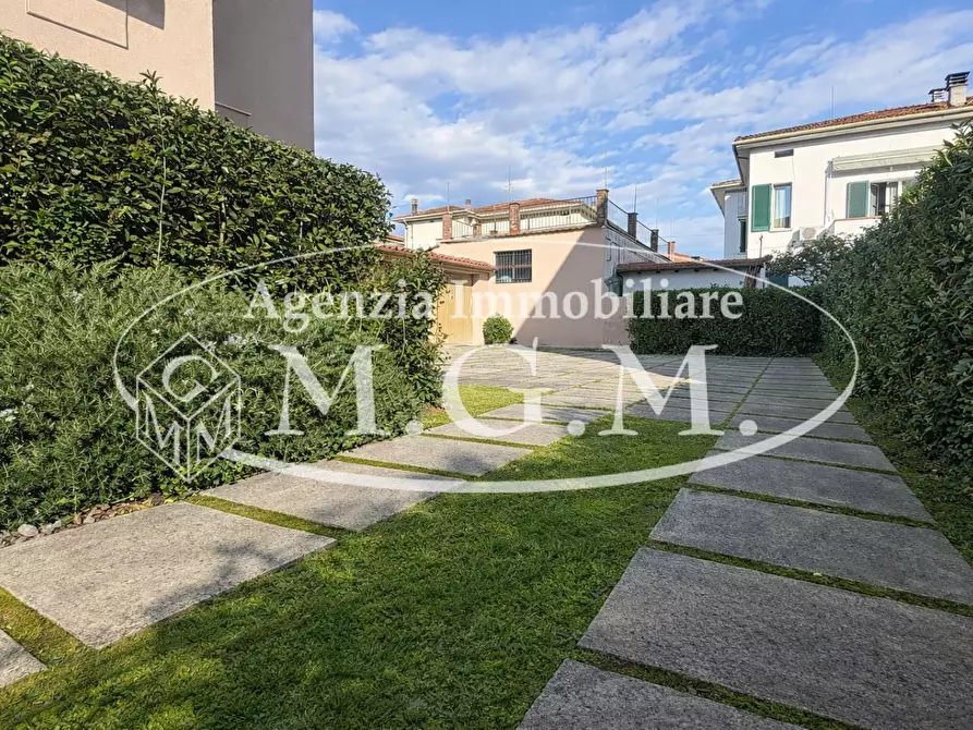 Immagine 17 di Appartamento in vendita  a Pontedera