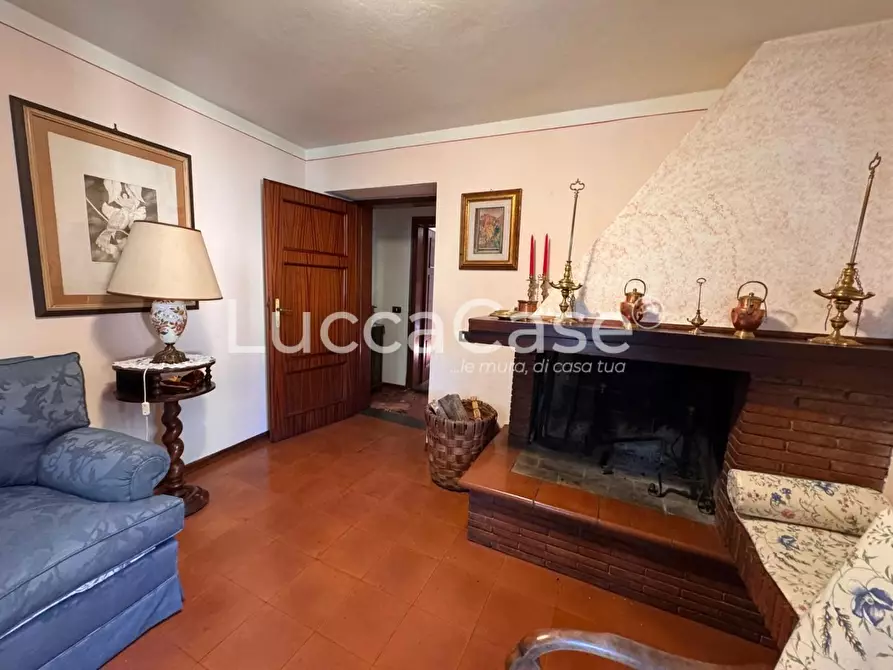 Immagine 1 di Casa semindipendente in vendita  a Borgo A Mozzano