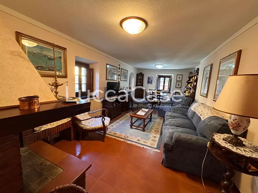 Immagine 2 di Casa semindipendente in vendita  a Borgo A Mozzano