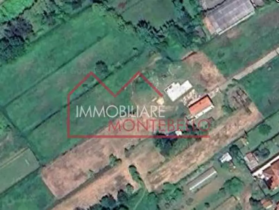 Immagine 5 di Casa colonica in vendita  a Massarosa