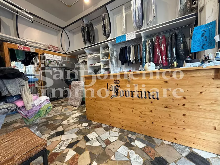 Immagine 3 di Attività commerciale in vendita  a Pisa