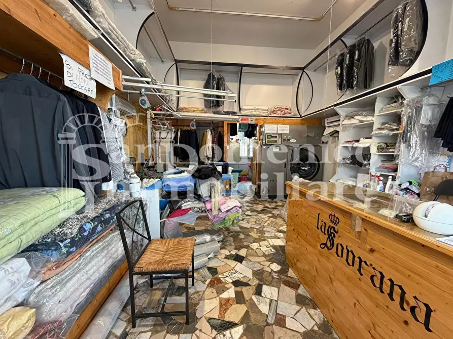 Immagine 4 di Attività commerciale in vendita  a Pisa