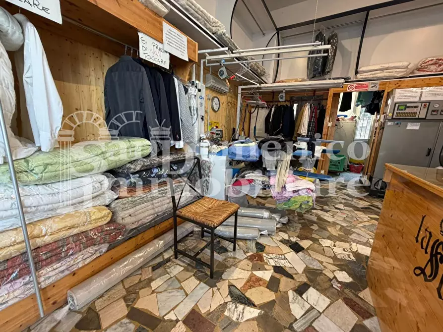 Immagine 5 di Attività commerciale in vendita  a Pisa