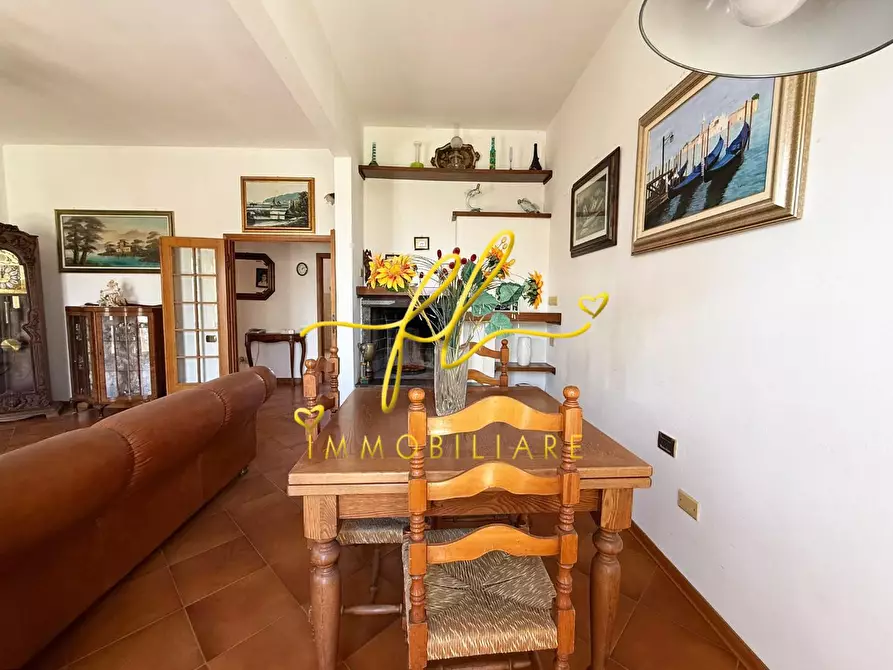 Immagine 15 di Appartamento in vendita  a Rosignano Marittimo