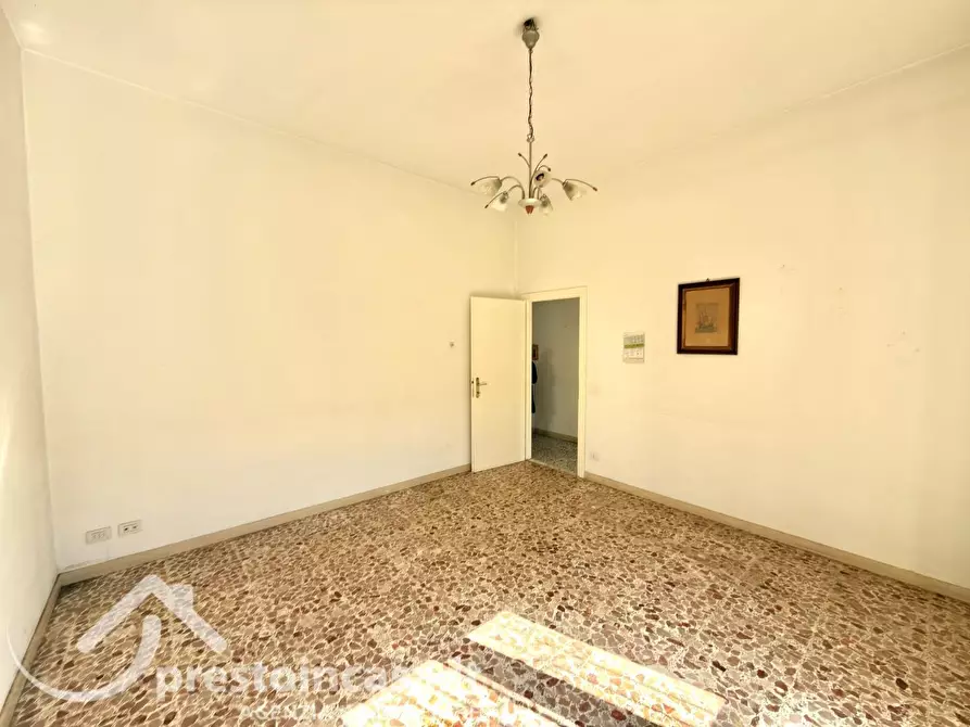 Immagine 2 di Appartamento in vendita  a Viareggio