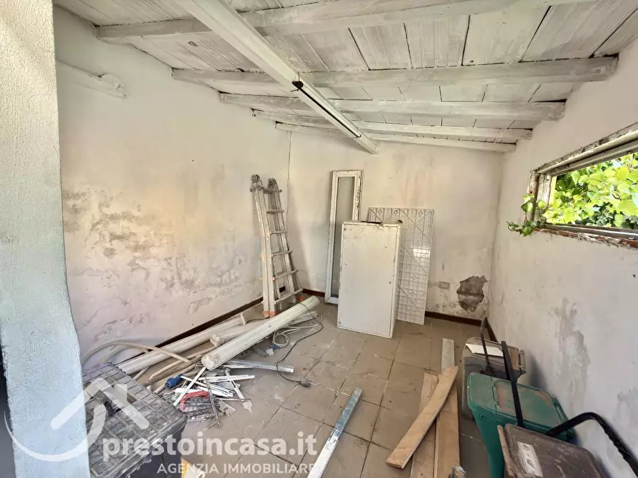 Immagine 11 di Appartamento in vendita  a Viareggio