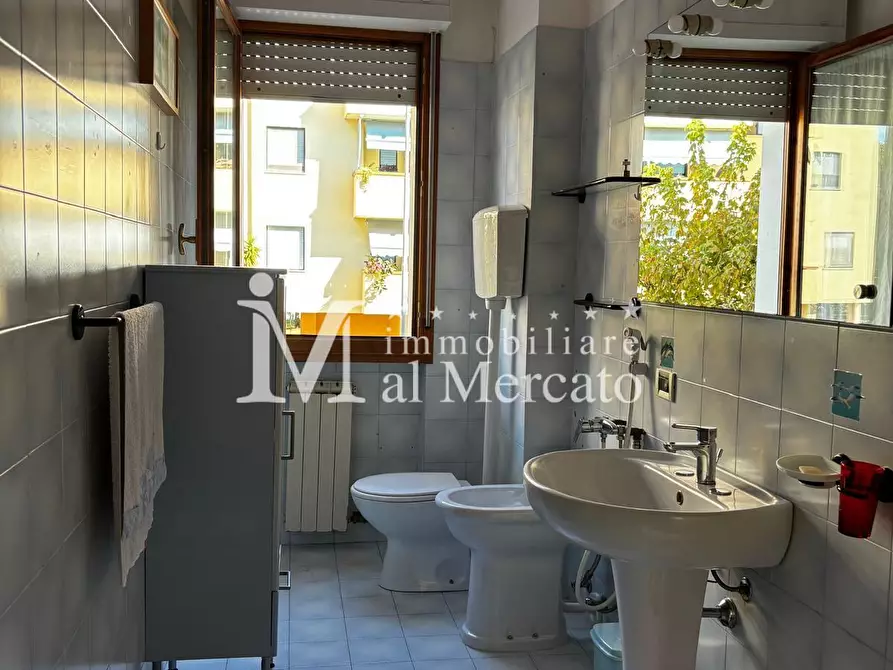 Immagine 8 di Appartamento in vendita  a Viareggio