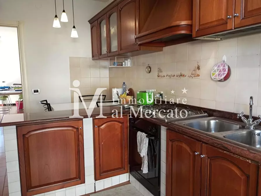 Immagine 3 di Appartamento in vendita  a Viareggio