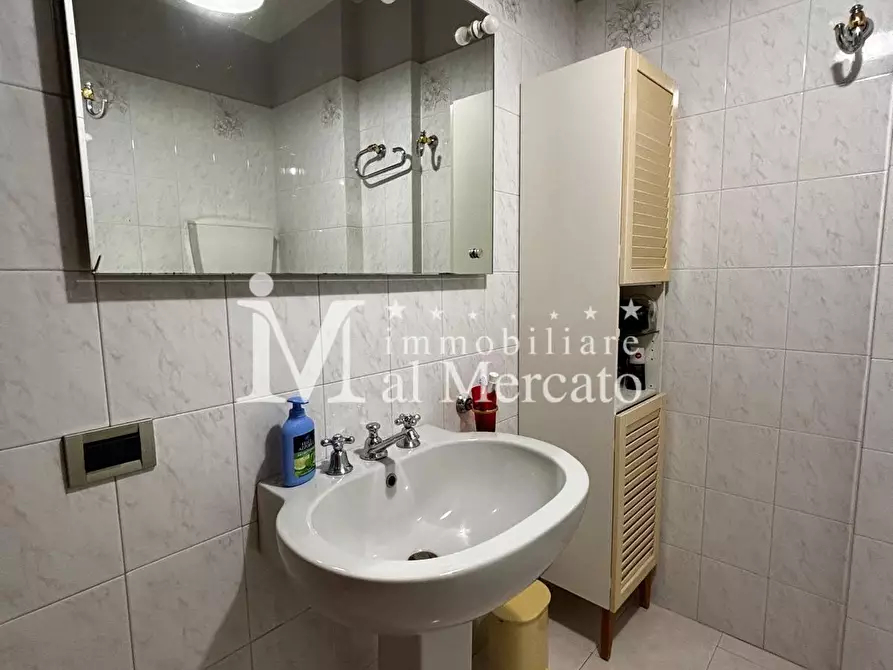 Immagine 10 di Appartamento in vendita  a Viareggio