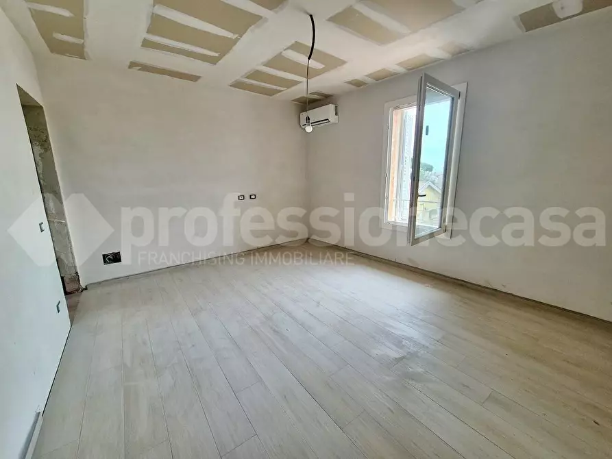 Immagine 9 di Appartamento in vendita  a Pisa