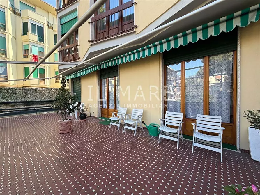 Immagine 1 di Appartamento in vendita  a Massa