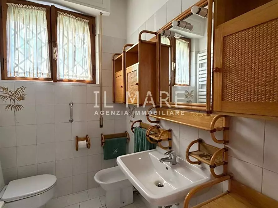 Immagine 23 di Appartamento in vendita  a Massa