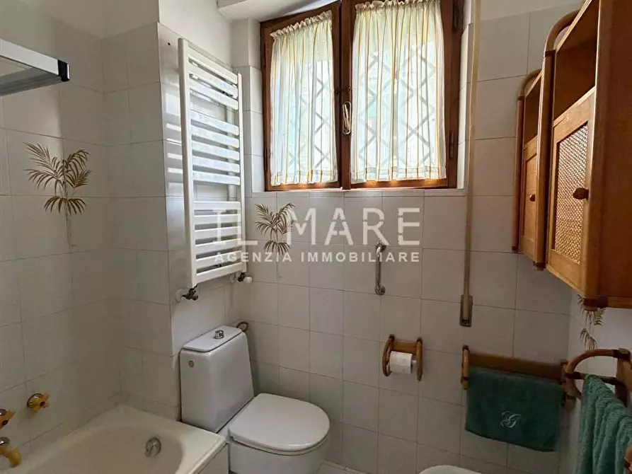 Immagine 22 di Appartamento in vendita  a Massa