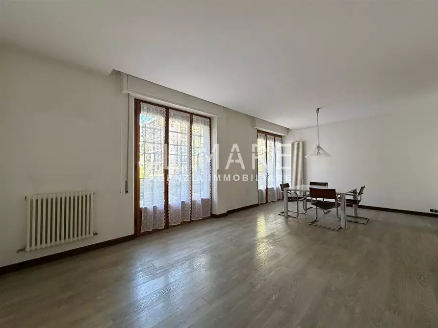 Immagine 5 di Appartamento in vendita  a Massa